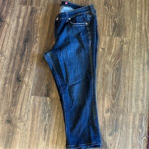 Size 20 capri